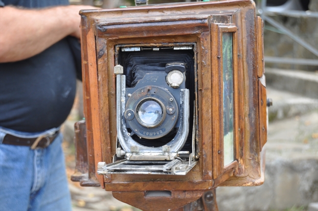 Baba yadigarı fotoğraf makinasıyla geçmişin izlerini canlı tutuyor